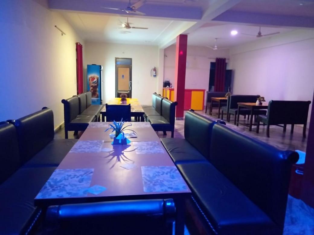 Hotel The Ideal Kushinagar Exterior photo